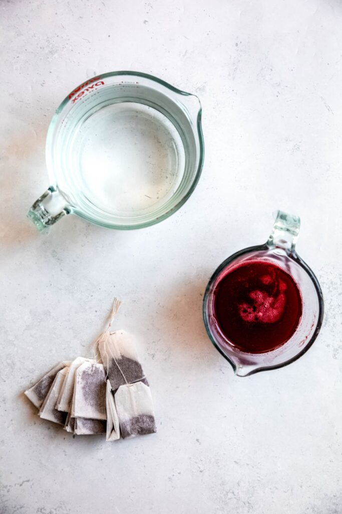 Homemade Raspberry Iced Tea - coffeecopycat.com